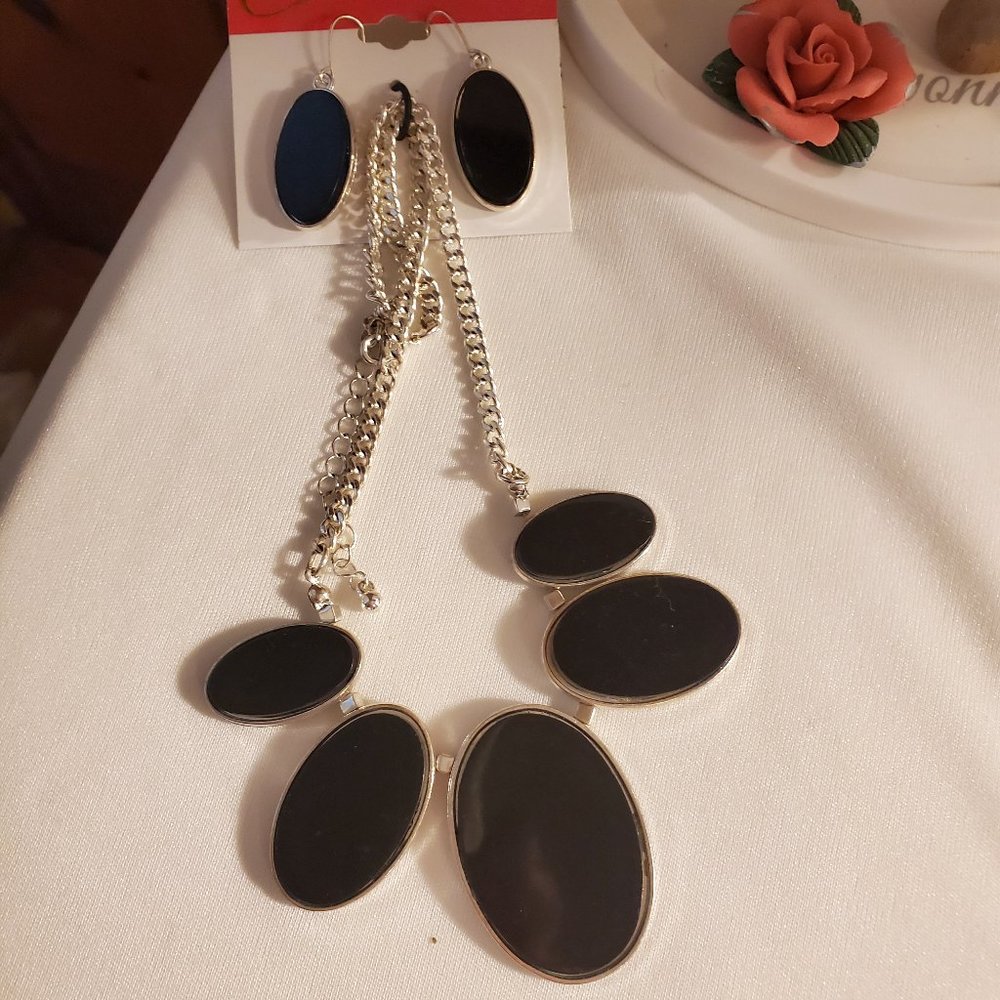 Beautiful Black and Silver Necklace with earrings